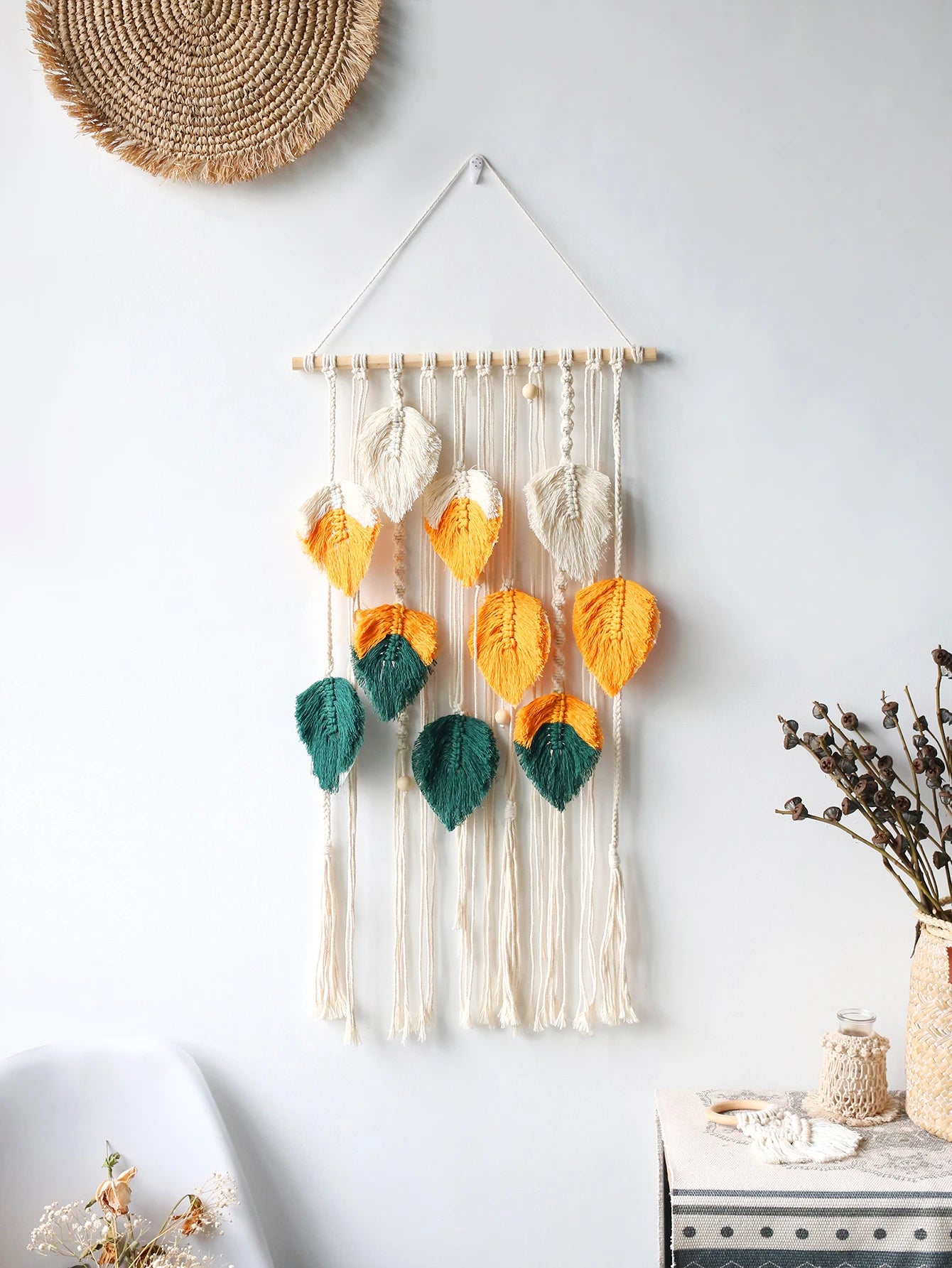 Meerkleurige Macramé Wandhanger met Houten Kralen